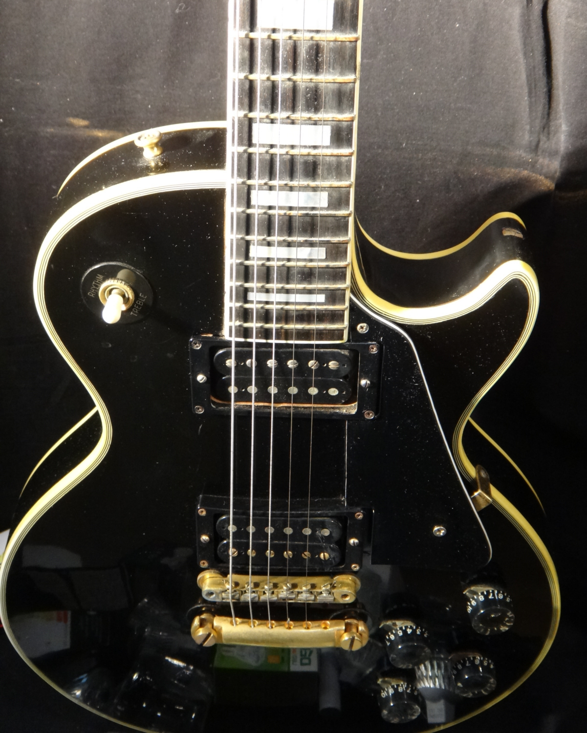 Guitar, Gibson, black beauty, body